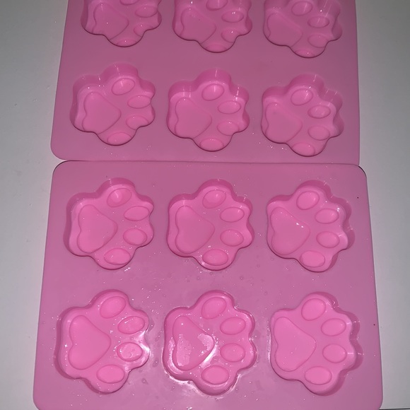 2 ice cube/chocolate/ soap paw molds - Picture 2 of 5